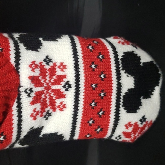 Disney NWT Mickey Mouse Nordic Stretch Plush Slipper/Socks, 4-10 - Picture 2 of 6